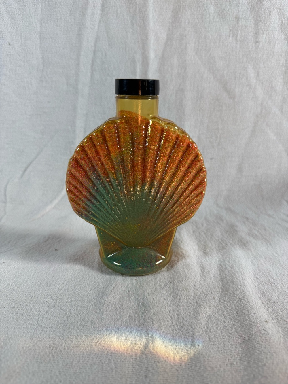 Colorful Rainbow Sand Art Decor in Plastic Sea Shell Shaped Bottle
